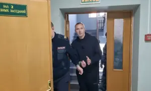 Водителя, избившего мужчину на перекрестке в Благовещенске, отправили в СИЗО