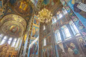 Священники РПЦ разъяснили, кого нельзя вносить в церковные записки
