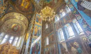 Священники РПЦ разъяснили, кого нельзя вносить в церковные записки