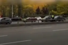 В Киеве сняли гигантские очереди на транспорт из желающих пересечь Днепр
